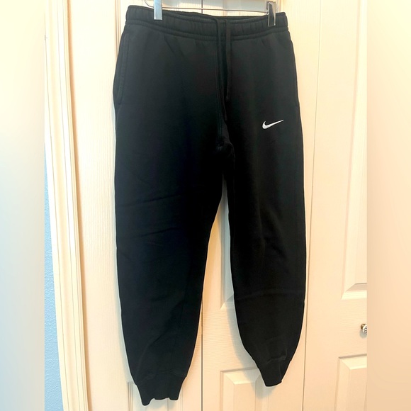 Men’s NIKE black sweatpants. Like new. Size Small - Picture 1 of 4